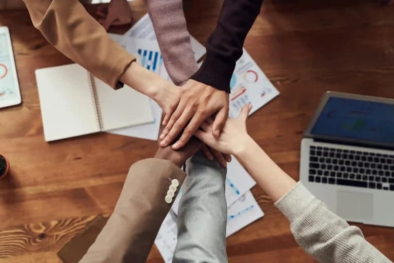 Terceirização no Trabalho: O que é, como funciona e o que diz a CLT